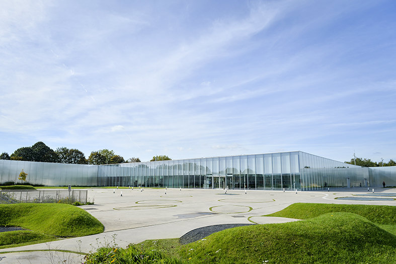 Louvre Lens art exterieur