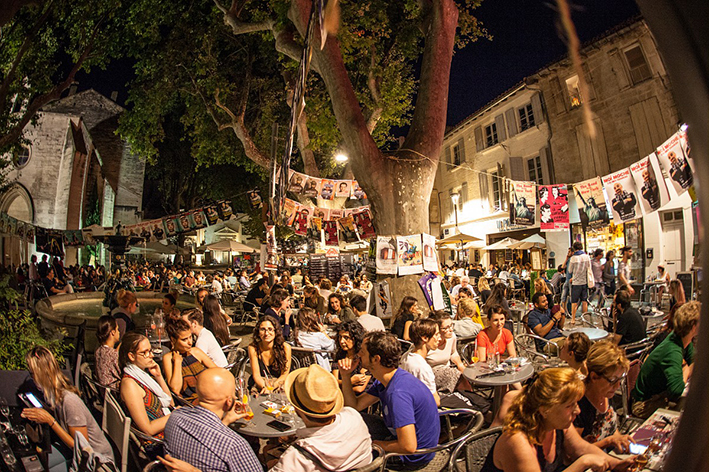 The festival OFF on the streets of Avignon